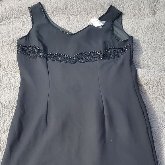 Size 7 Mid-Length Black Dress - Picture 1 of 2